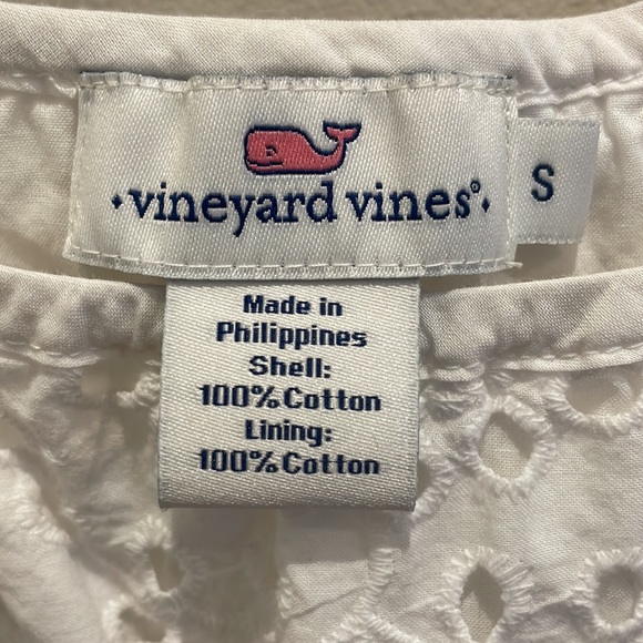 Vineyard Vines eyelet top - Picture 2 of 2